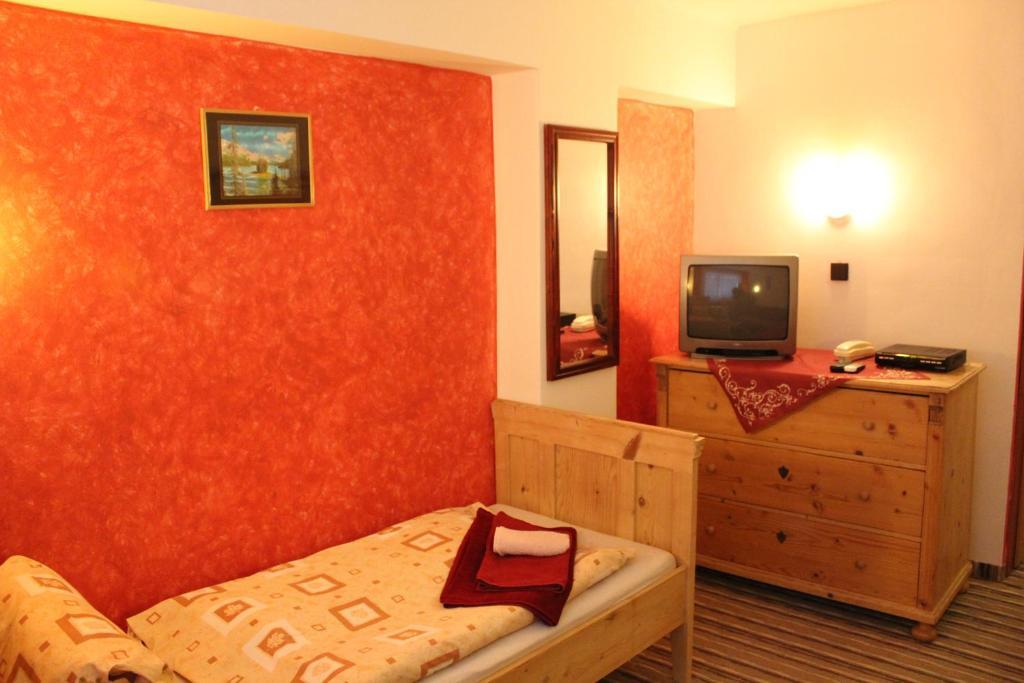 Garni Hotel Anne-Mary Πιεστάνυ Εξωτερικό φωτογραφία