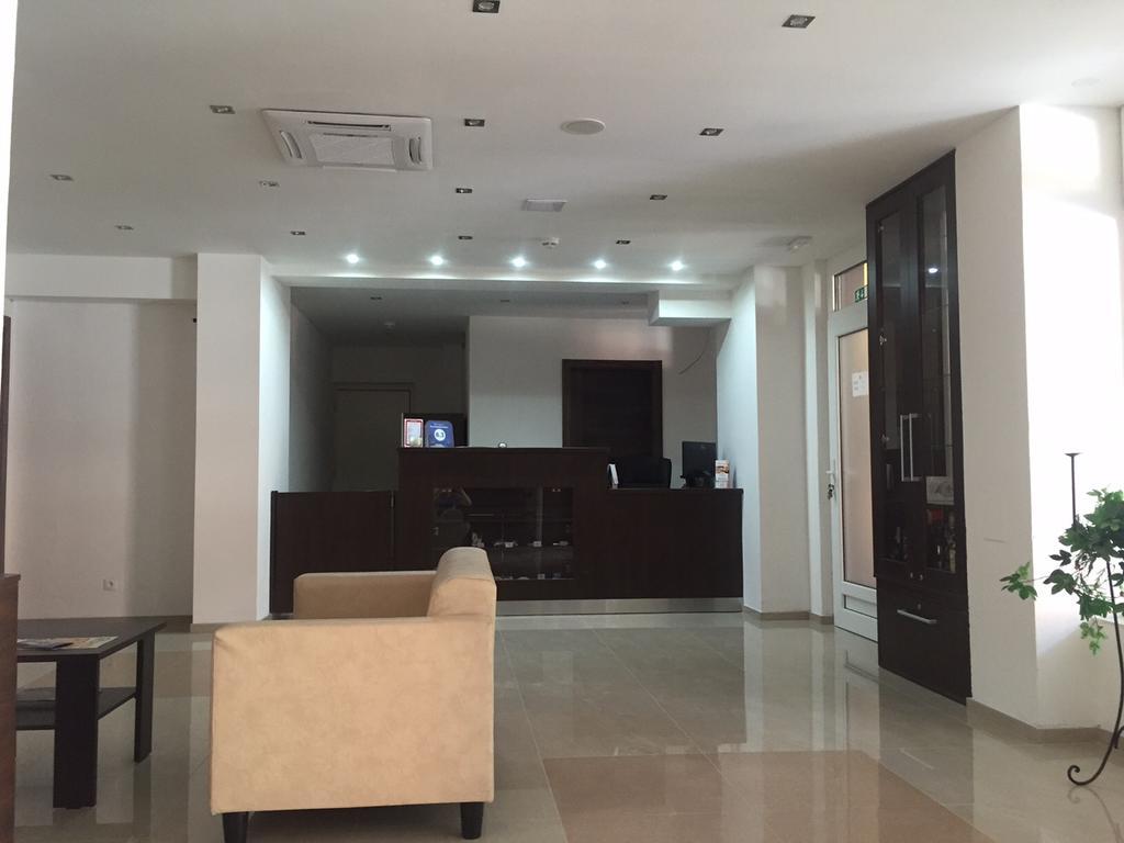 Garni Hotel Anne-Mary Πιεστάνυ Εξωτερικό φωτογραφία