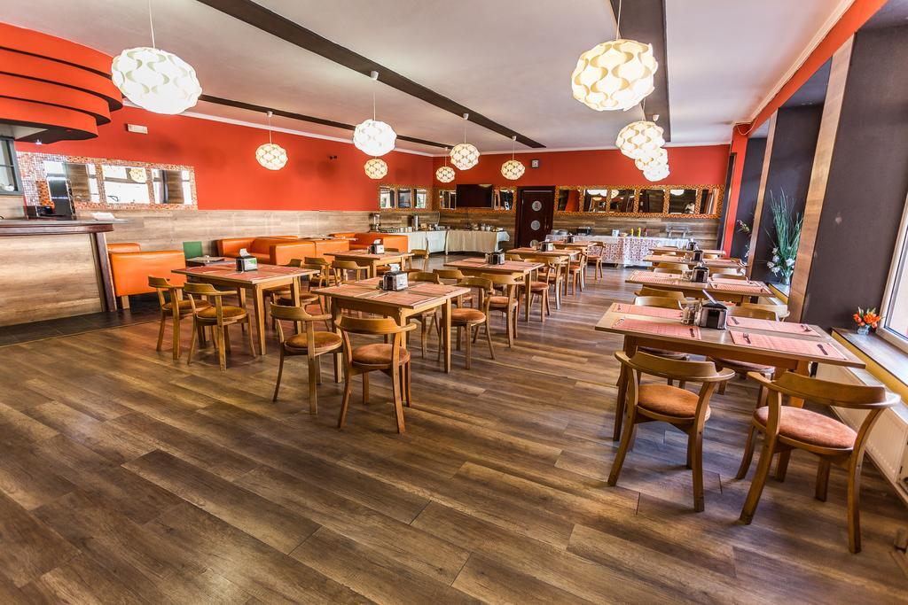 Garni Hotel Anne-Mary Πιεστάνυ Εξωτερικό φωτογραφία
