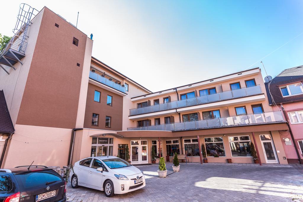 Garni Hotel Anne-Mary Πιεστάνυ Εξωτερικό φωτογραφία